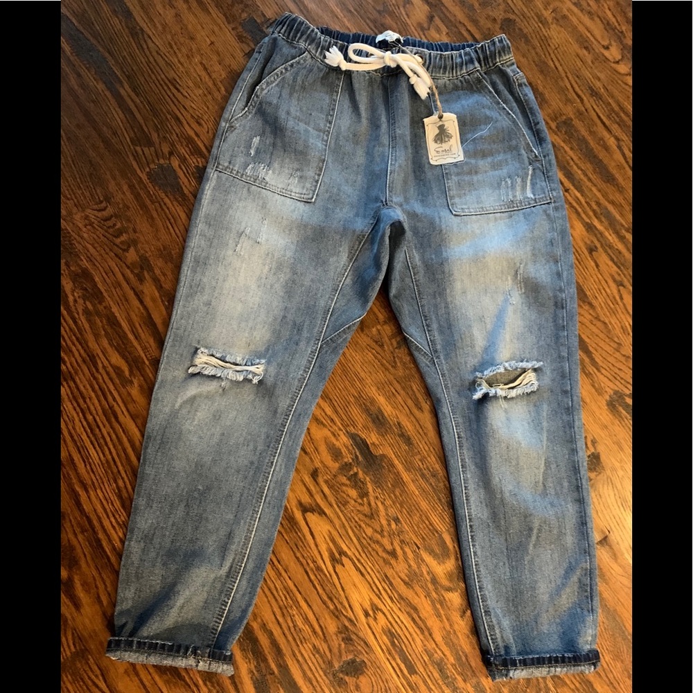 Easel boyfriend fit denim joggers size M